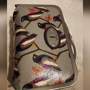 Fossil Bird Print Key Per Cosmetic Bag. Grey with bird print.